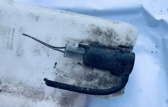 Mazda 323 Windscreen/windshield washer pump