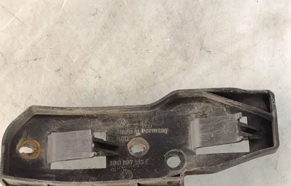 Volkswagen PASSAT B5.5 Front bumper mounting bracket 3B0807183E
