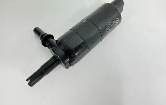 BMW 1 F20 F21 Headlight washer pump 7217792
