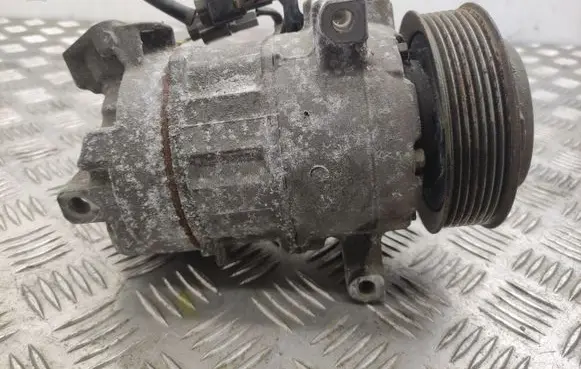 Nissan X-Trail T32 Air conditioning (A/C) compressor (pump) 926004CAIA