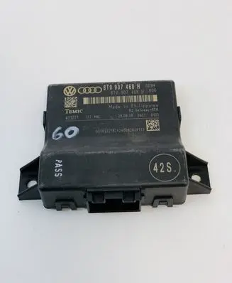 Audi A4 S4 B7 8E 8H Gateway control module 8T0907468H