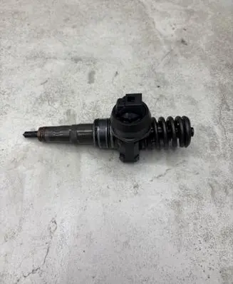 Audi A4 S4 B7 8E 8H Fuel injector 038130073BP