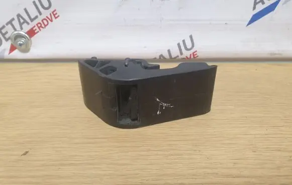 Radiator mount bracket