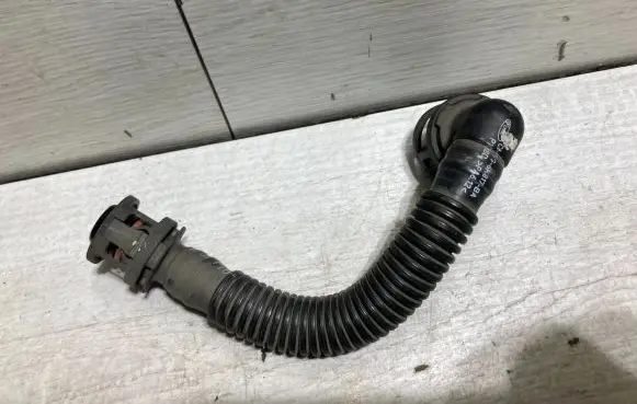 Ford C-MAX II Breather/breather pipe/hose CM5G6K817BA