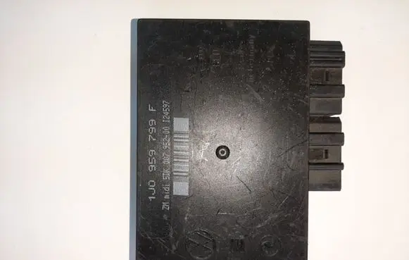 Volkswagen PASSAT B5 Comfort/convenience module 1J0959799F