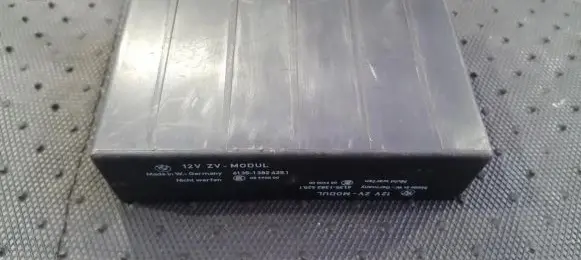BMW 5 E34 Other control units/modules 613513824251 61.35-1382425.1