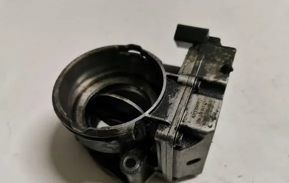Audi A3 S3 8P Throttle valve A2C53099815