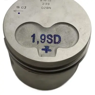 Volkswagen PASSAT B4 Piston 028107065CF