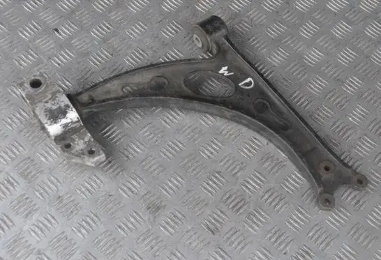 Volkswagen Golf V Front lower control arm/wishbone 1K0407153G