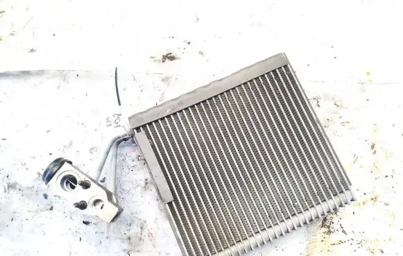 A/C cooling radiator (condenser)