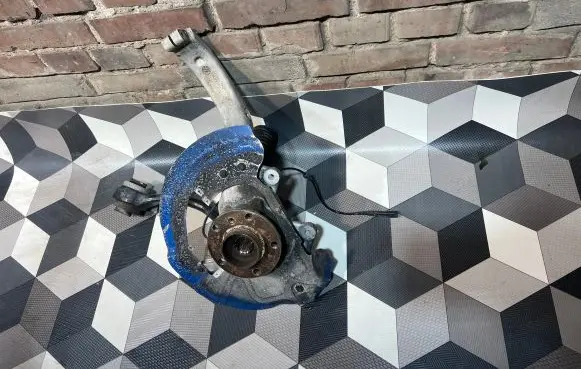 BMW X5 F15 Front wheel hub spindle knuckle 6869869