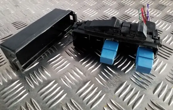Nissan Juke I F15 Other relay 4RA00781303