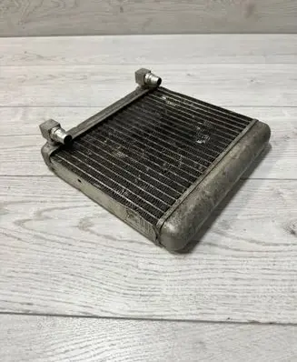 BMW 7 F01 F02 F03 F04 Engine oil radiator M9056003 7346108 151168