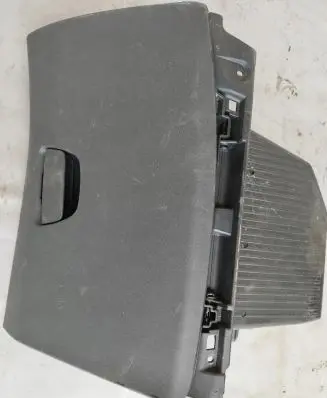 Peugeot 208 Glove box 9673811277