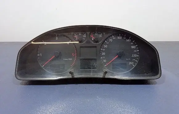 Audi A4 S4 B5 8D Speedometer (instrument cluster) 8D0920900R