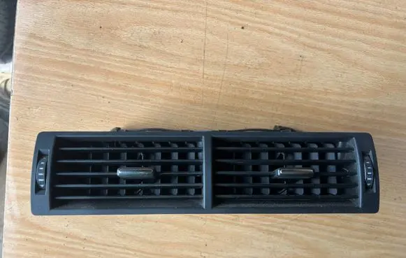 Audi A4 S4 B6 8E 8H Dash center air vent grill 438201