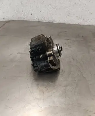 Volvo XC90 Fuel injection high pressure pump 0445010043 8689590 051359
