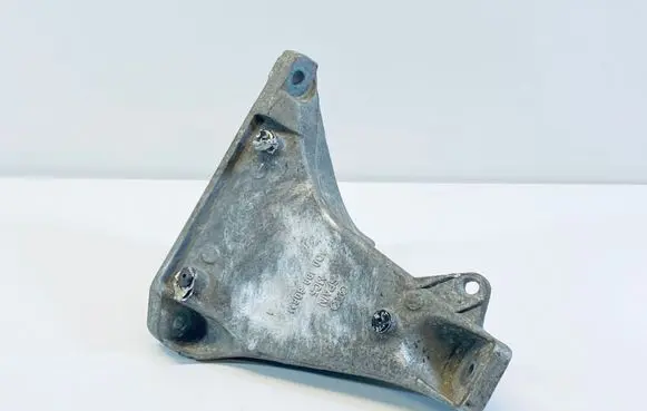Audi A4 S4 B5 8D Engine mounting bracket 8D0199308M