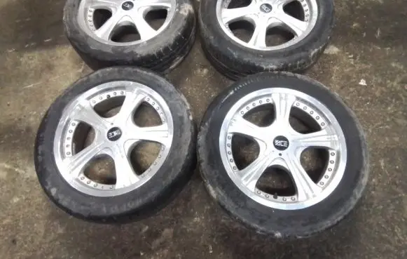Renault Megane II R17 alloy rim 