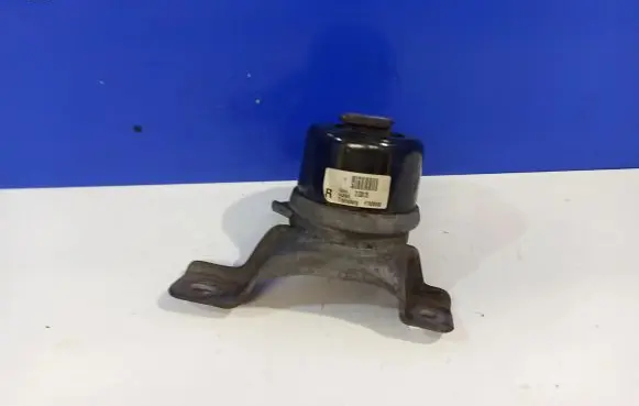 Volvo V60 Engine mount bracket 31330135