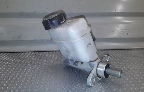 Hyundai Sonata Master brake cylinder 