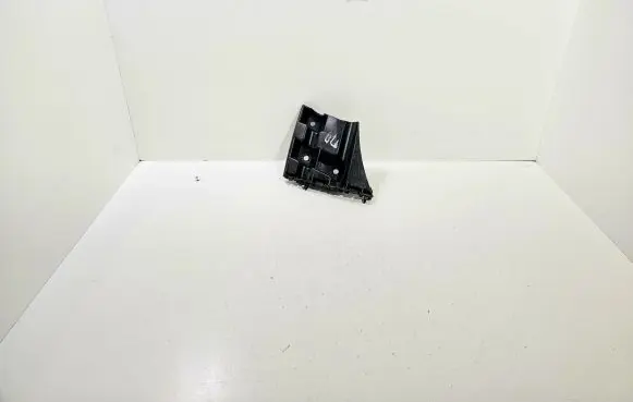 Volvo V40 Front bumper mounting bracket 31425111