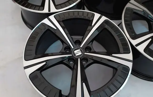Seat Ateca R19 alloy rim 