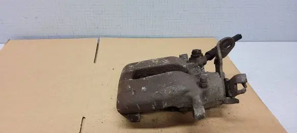 Opel Insignia A Rear brake caliper