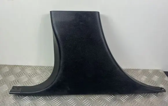 Dodge Durango (B) pillar trim (bottom)