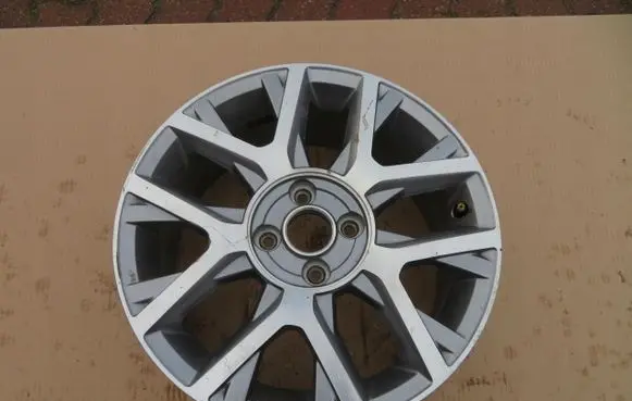 R16 alloy rim