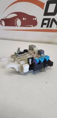 Toyota RAV 4 (XA30) Fuse module 8273042020 6C150678 9498
