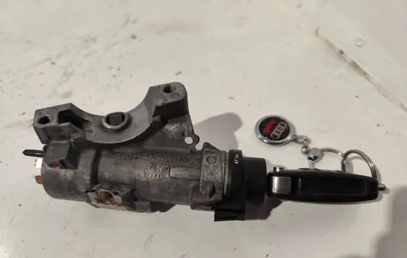 Audi A4 S4 B7 8E 8H Ignition lock 4B0905851N