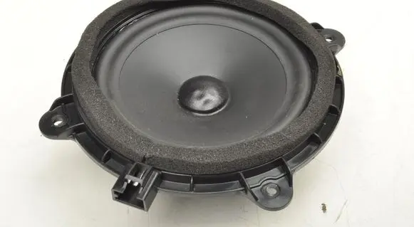 Volvo C70 Front door speaker 8676935