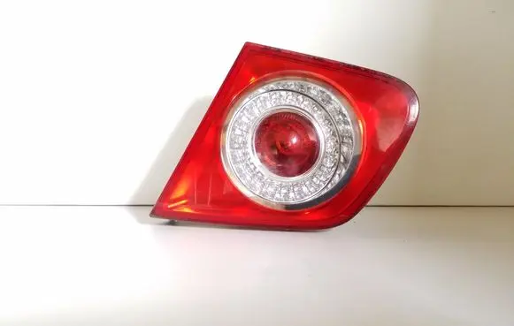 Tailgate rear/tail lights
