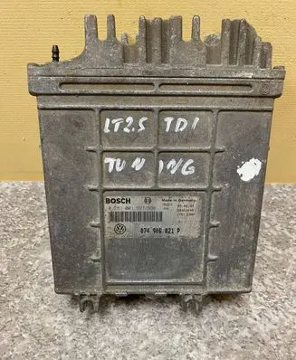 Volkswagen II LT Engine control unit/module 0281001597598 074906021P 28SA3148