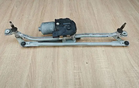 Audi Q5 SQ5 8R Front wiper linkage and motor 8R1955023D