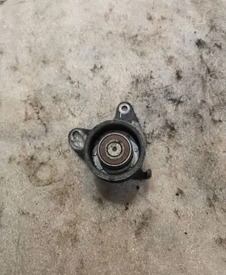 Mitsubishi Pajero Alternator belt tensioner