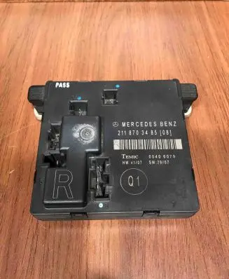 Mercedes-Benz E W211 Door control unit/module 2118703485 00406079