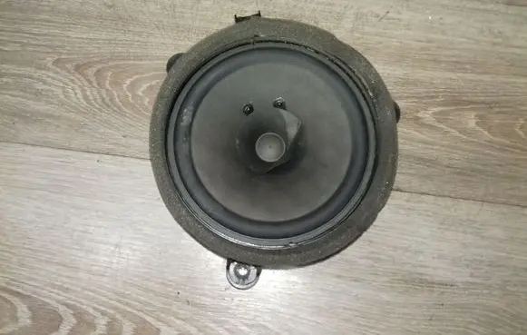 Volvo V50 Front door speaker 30752083