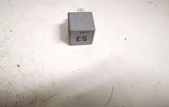 Volkswagen PASSAT B6 Other relay 141951253b v23134-b52-x227