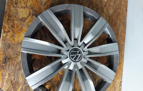Volkswagen Tiguan R17 wheel hub/cap/trim 5NA601147B