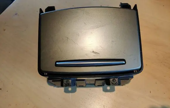 Cup holder front