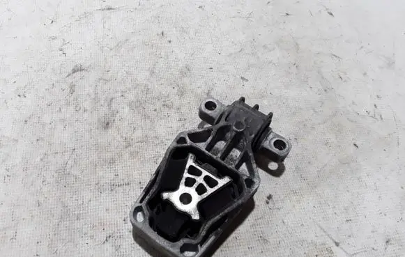 Mercedes-Benz CLA C117 X117 W117 Engine mount bracket A2462401209