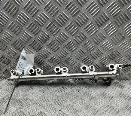 Ford Focus Fuel main line pipe CJ5E9F797BE
