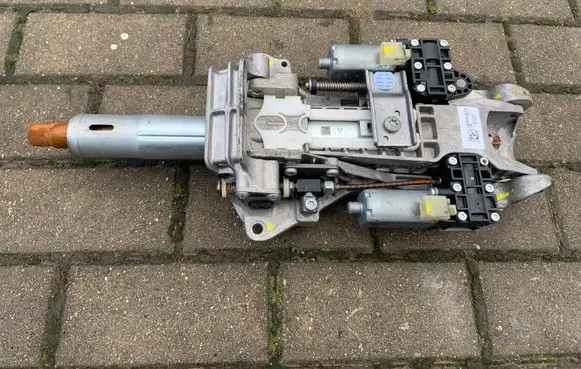 Mercedes-Benz C W205 Steering wheel axle A2054603816