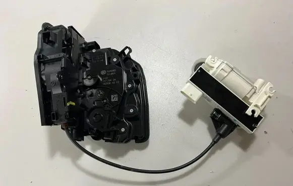 BMW X7 G07 Rear door lock 7477704 7444676
