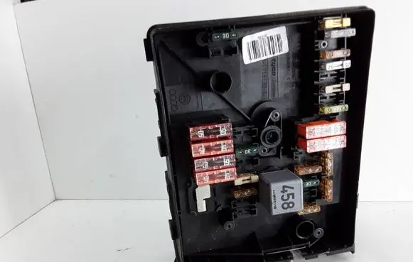 Audi A3 S3 A3 Sportback 8P Fuse module 1K0937125