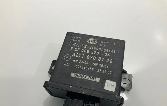 Mercedes-Benz CLS C219 Light module LCM A2118708726 5DF00827804 0001445457