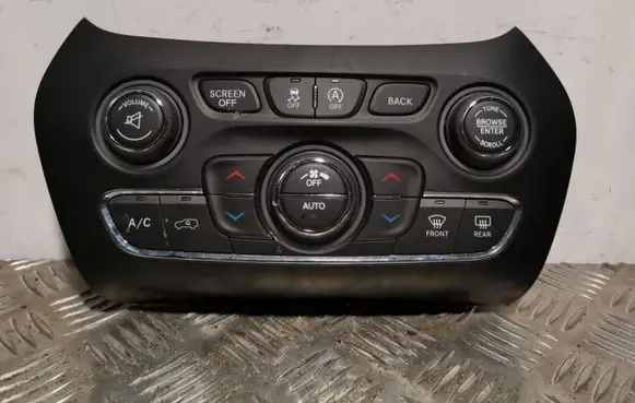 Jeep Cherokee Air conditioning/heating control unit 68249524AB