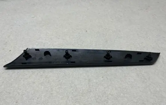 Mercedes-Benz C W204 Front door trim bar A2047200522
